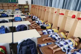 从“趴桌睡”到“舒坦睡”，新学期乐清3.3万名学生每天午休1小时图片