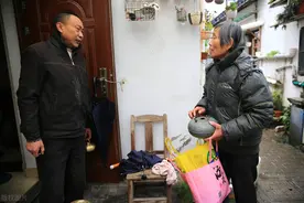 母亲把财产都给了小儿子，却要到大儿子家养老，大儿媳：做梦图片
