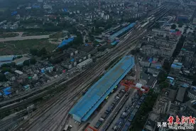 衡阳火车站附近11处私搭瓦棚被依法拆除图片