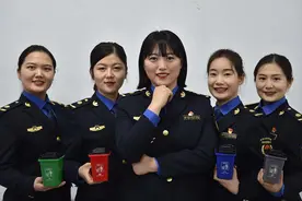5名美女城管“魔性”出道，打造垃圾分类洗脑神曲图片