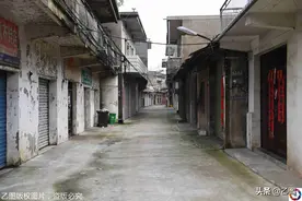 大转移后，实拍长江边泥汊老街，街头空无一人图片