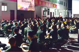 浓浓温情暖兵心——武警漳州支队新兵十三中队新战友的首个集体生日图片