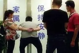 婴儿刚刚出世，有几种人不能抱新生儿，你是吗？图片