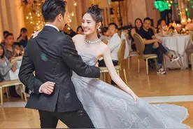 女星婚礼晚宴礼服造型，张馨予紫色纱裙美如仙子图片