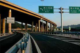 六环外的北京是真实的中国：城市边缘的孤岛，迷茫却依旧坚持图片