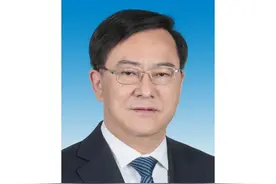 杜和平、刘成鸣当选为四川省政协副主席，吕芙蓉等12人当选为省政协常委图片