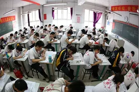 加倍小心！野鸡大学误人终生，人民日报曝光，北京竟有151所图片
