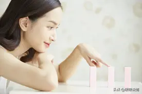 男女交往，女人故意让你占这两种“便宜”，多半是在利用你图片