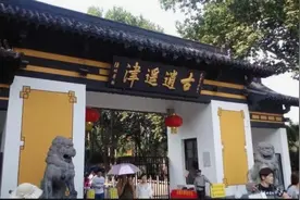 “逍遥津之战”张辽用何计策，只用八百兵力大破孙权十万大军？图片