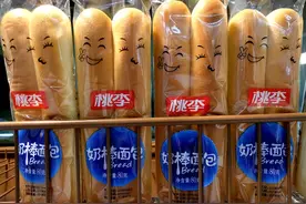 60岁教师退休后创业，年销50亿，一举成为面包大王图片