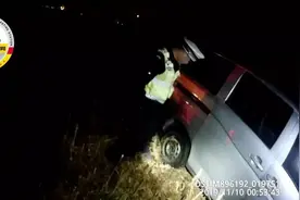 中年男子深夜迷路后竟这个样子，请爱护你的丈夫视频封面