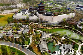 江苏园博园致敬工匠：木匠石匠泥瓦匠，名字和大师一起都刻上图片