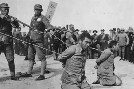 日军“翻译官”化身我谍报英雄，三次因“汉奸”罪入狱，终老日本图片