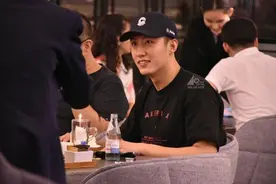 黄景瑜竟是郭美美前男友？被曝主动要求同居，还被郭美美拒绝？图片