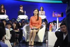 黄澜：坐镇《非诚勿扰》，在台上是情感专家，私下却婚姻破碎图片