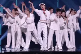 红了十五年，她才是真正的偶像神话图片