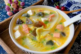 多加两种食材，做出来的上汤娃娃菜，汤汁浓郁，喝一口鲜掉眉毛图片
