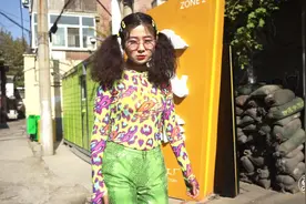 88年美女打扮另类，走在街上被当“神经病”，她却用实力证明自己视频封面