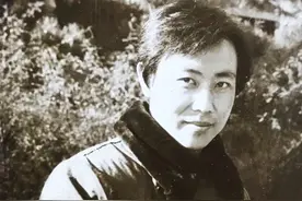 老版《夜幕下的哈尔滨》的男主角王一民曾以英俊潇洒形象享誉影坛图片