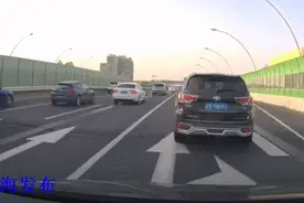 沪交警曝光变道不打灯典型违法案例！图片