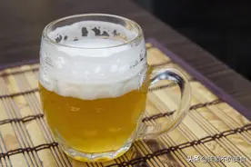 为什么喝了某些啤酒第二天头痛欲裂，是因为这种物质含量过高图片