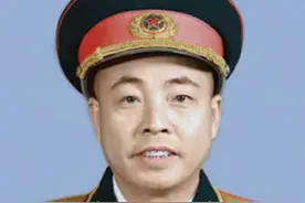 1955年授衔时，刘涌只被授予少将军衔，为什么还兴高采烈？图片