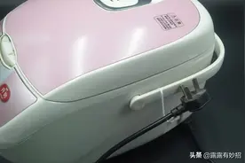 不用的一次性口罩别扔，用剪刀剪一剪，解决家里3种烦恼图片