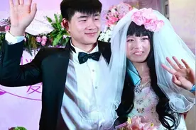 6年前，山东小伙不离不弃坚持和癌症晚期女友结婚，后来如何了？图片