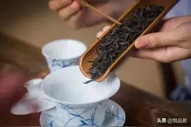 泡茶的时候会有一圈泡沫，是这茶不干净还是什么问题？图片