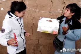 电视台“主播带货”！半小时300斤双孢菇抢购一空！图片