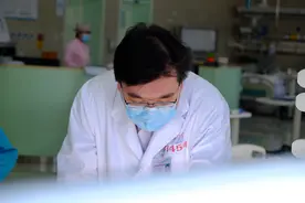 胸口疼了几个月突然不疼了，是不治自愈了吗？不，是心肌死了图片