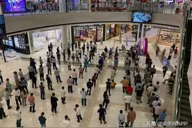 柬埔寨昨日超600名司机在永旺办驾照图片