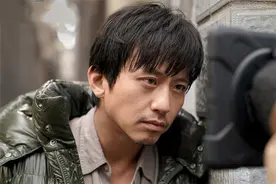 年纪轻轻的邓超，头发怎么白了？图片