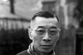 保姆买菜回来，发现傅雷夫妇早已告别人世，地上还铺了一床棉被图片