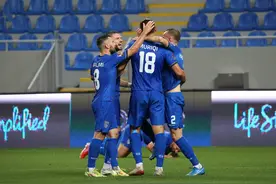 伟大的1-0！人口193万地区迎历史级胜利，全队犹如夺冠般狂欢图片