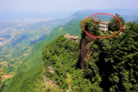 古代几千米高的山峰上的寺庙是如何建的？古人怎么把材料运上去的图片