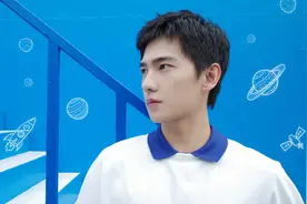 热巴杨洋还原《荣耀》名场面，编剧顾漫登热搜，评论区“翻车”图片