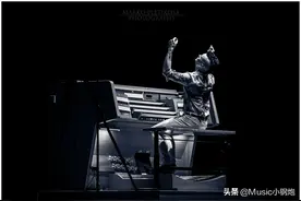 朋克“管风琴鬼才”弹巴赫，颠覆传统，大放异彩图片