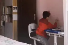 有这三种迹象的孩子可能是“潜在的差生”，父母千万要警惕图片