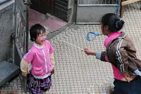 孩子犯错后，最怕的不是父母打骂，而是家长的这个行为图片