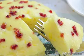 这款玉米面鸡蛋蒸糕真美味，简单好吃，营养香甜，老少皆宜的美食图片