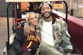 NBA球星德里克·罗斯，感谢夫人在运动生涯低谷时一直陪伴他图片