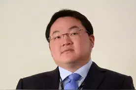 卷走国库数十亿美元，只为泡遍女明星？“大马和珅”没那么简单图片