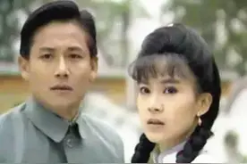 61岁琼瑶男星徐乃麟近照，眼歪嘴斜笑容僵硬，经纪人证实曾患病图片