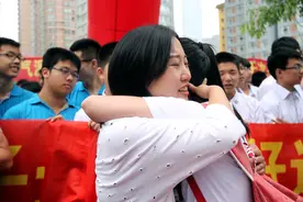 钟南山的成长经历告诉我们：孩子能否成功，家庭的格局才是关键图片