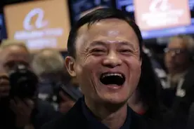 马云55岁就退休，如今退休金一个月能拿多少钱？网友：冰山一角图片