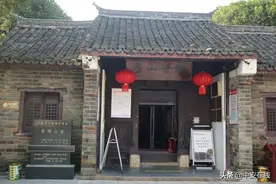“30年后人们会记住我们吗？”“记得！我们永远铭记！”图片