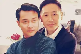 2003年，张国荣跳楼身亡，“一生挚爱”唐鹤德，现状如何？图片