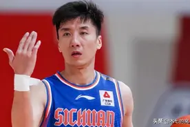 离开八一的韩硕，为四川蓝鲸领航图片
