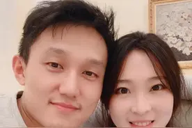 30岁前女排队长官宣怀孕！发福明显，老公是北大博士有家族企业图片